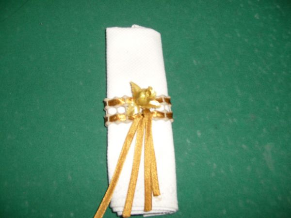 fita de cetim e flor